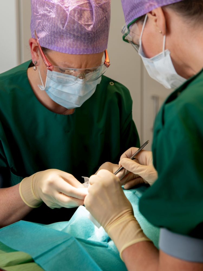 Demia Tiemes: “Mohs-chirurgie is echt precisiewerk, daar houd ik van.” Foto: Karel Peters