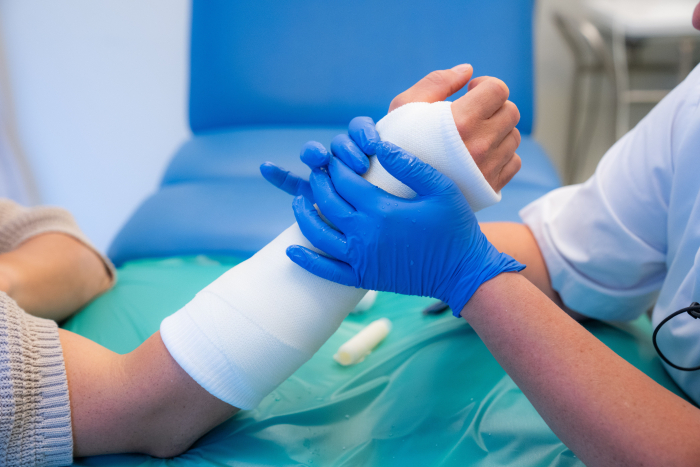 Uitharden van het gips.