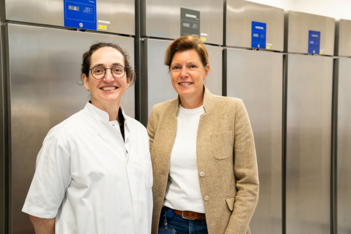 Arts-microbioloog Eefje de Jong en  Infectiepreventiedeskundige Sandra  Thöni.