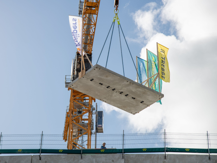 Het hoogste punt van het gebouw wordt geplaatst
