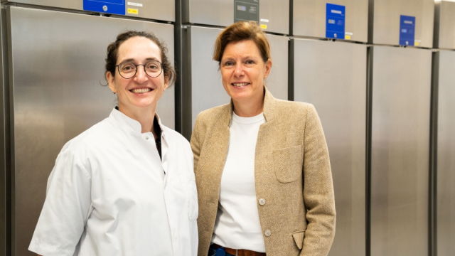 Arts-microbioloog Eefje de Jong en  Infectiepreventiedeskundige Sandra  Thöni.